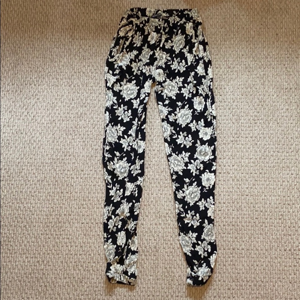 BM Black & White floral pants